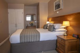 valley-hotel-bedrooms-51-83648.jpg