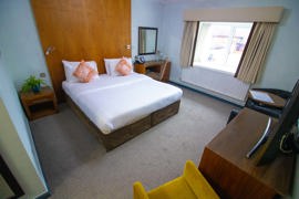 rockingham-forest-hotel-bedrooms-61-83907.jpg