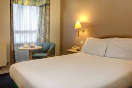 the-watermill-hotel-bedrooms-03-84247.jpg