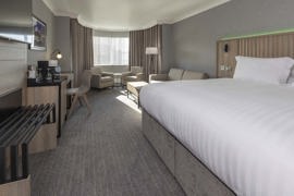 the-quays-hotel-bedrooms-53-84317.jpg