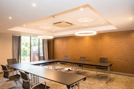 moat-house-reading-meeting-space-01-84391.jpg