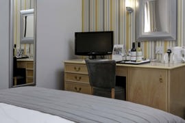 reading-calcot-hotel-bedrooms-11-84395.jpg